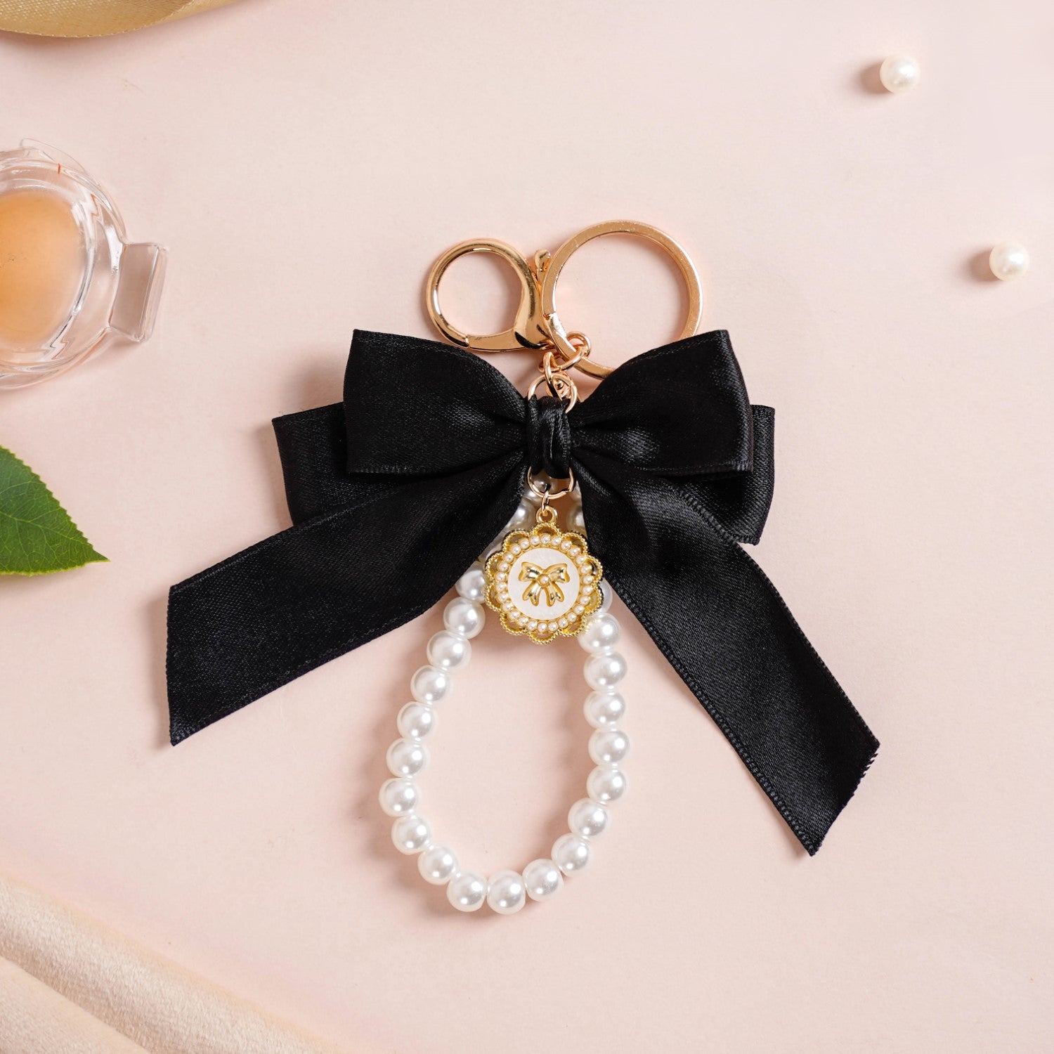 Black Beauty Bow Charm Keychain Online Premium Keychain Nestasia