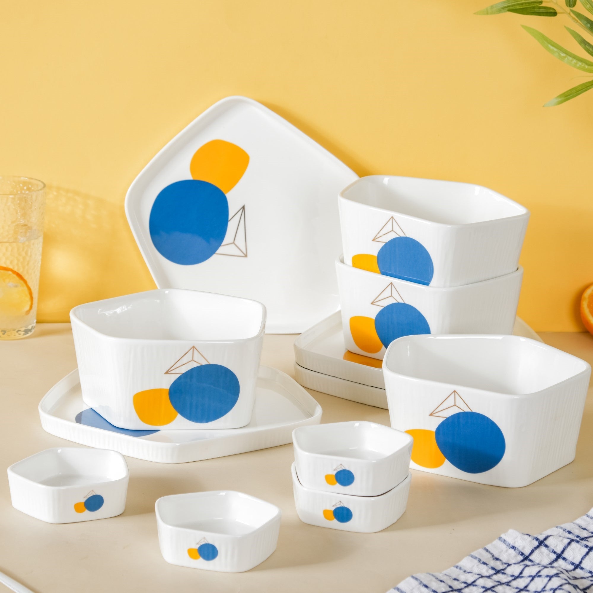 Abstract Patterned Pentagon 12 Piece Dinner Set For Online