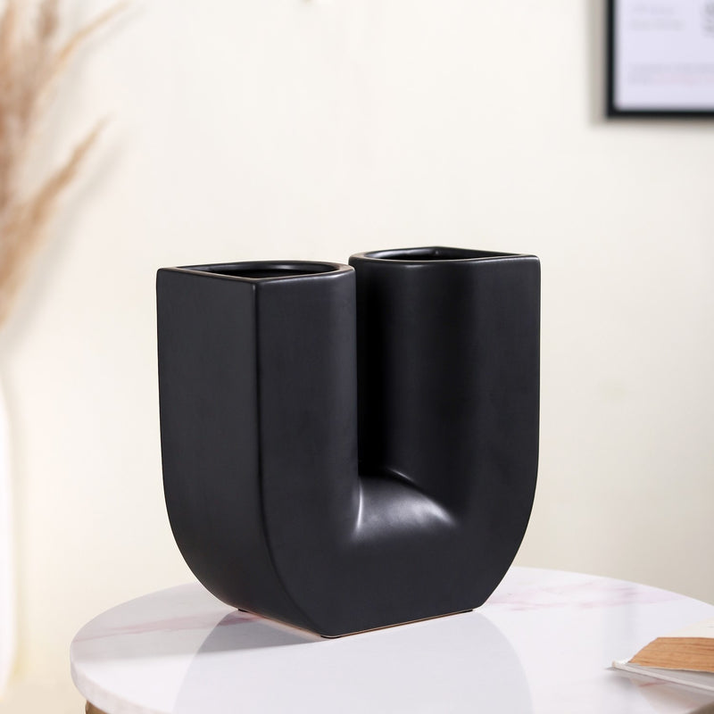 Modern U-Shaped Flower Vase Black