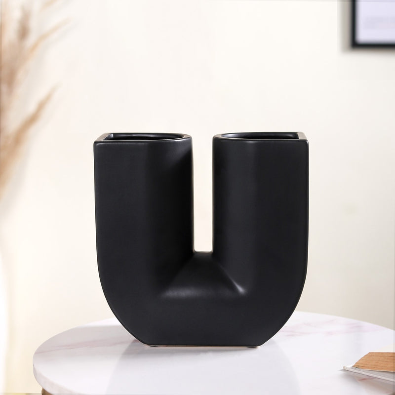 Modern U-Shaped Flower Vase Black