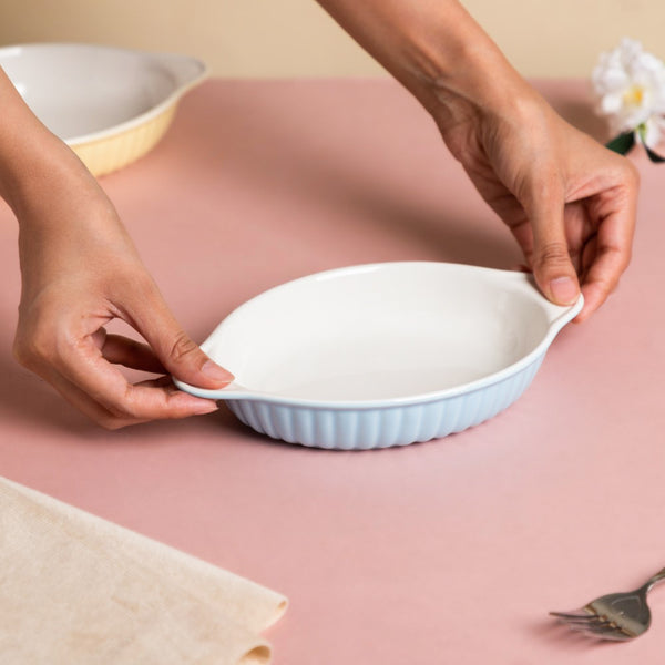 Blue Muffin Oval Baking Plate 6 Inch