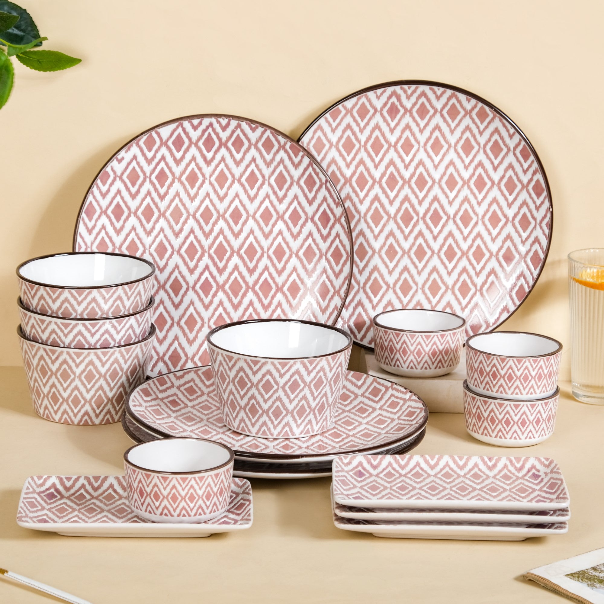 Kaleido Pink 16 Piece Ceramic Dinner Set For Online Premium