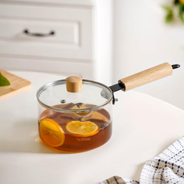Minimalist Saucepan With Handle And Lid 1800ml