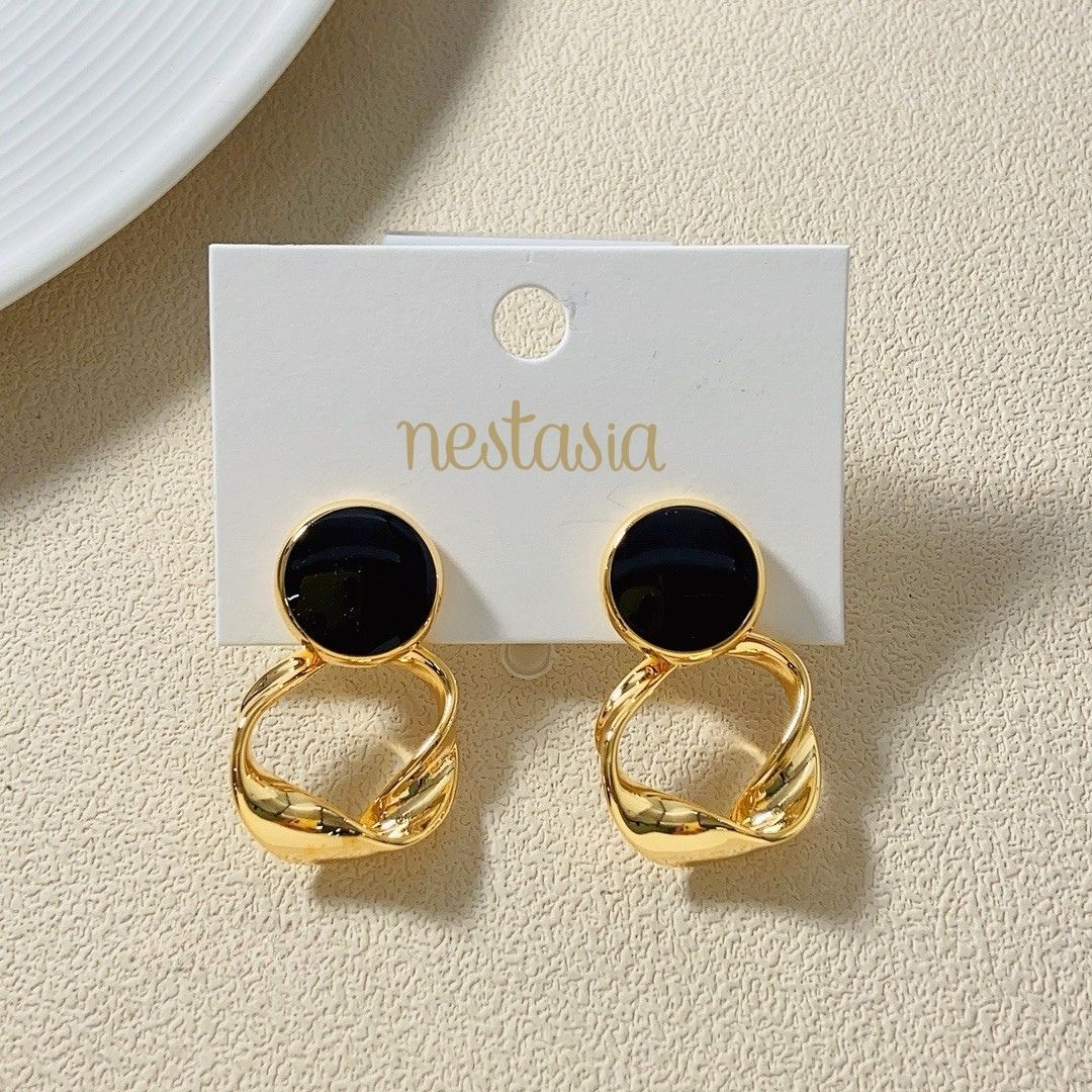 Grace Earrings main image 1