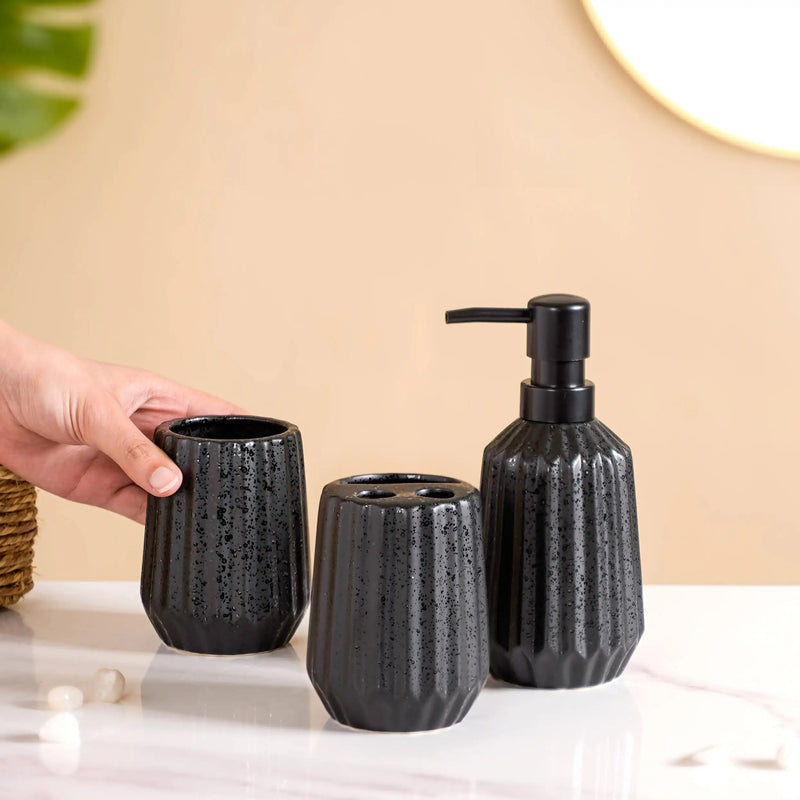 Ribbed Ceramic Bathroom Set Of 3