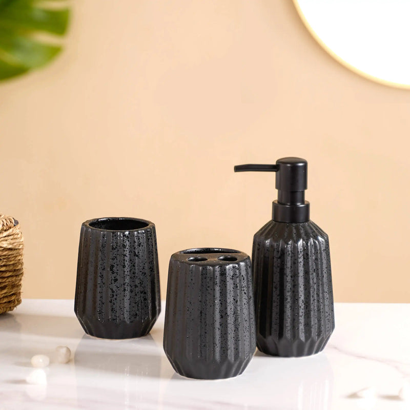 Ribbed Ceramic Bathroom Set Of 3