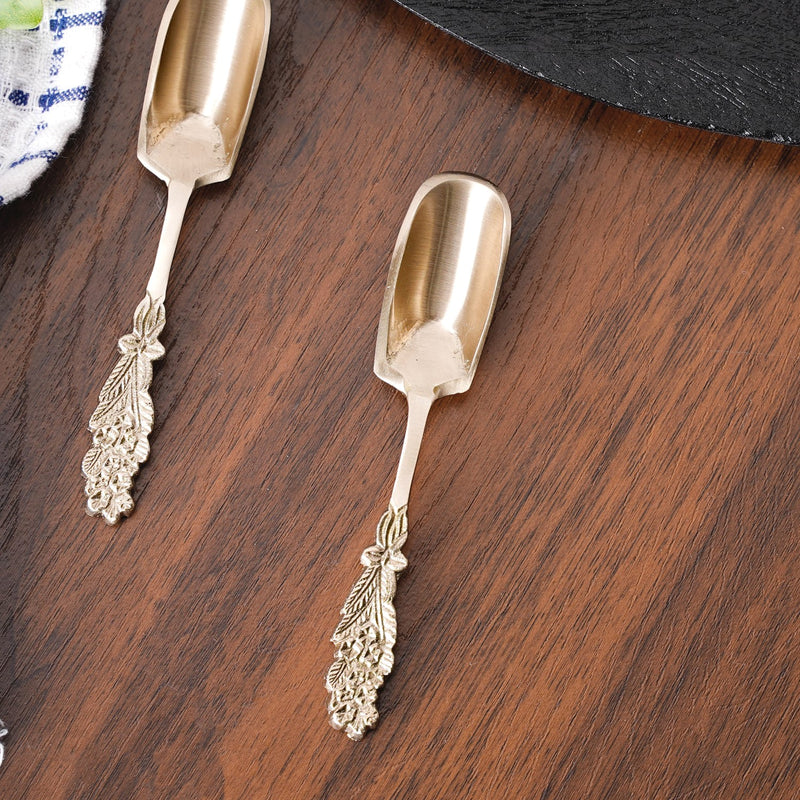 Set Of 4 Embossed Leaf Design Dessert Spoons