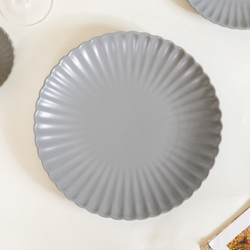 Scalloped 22 Piece Dinner Set For 6