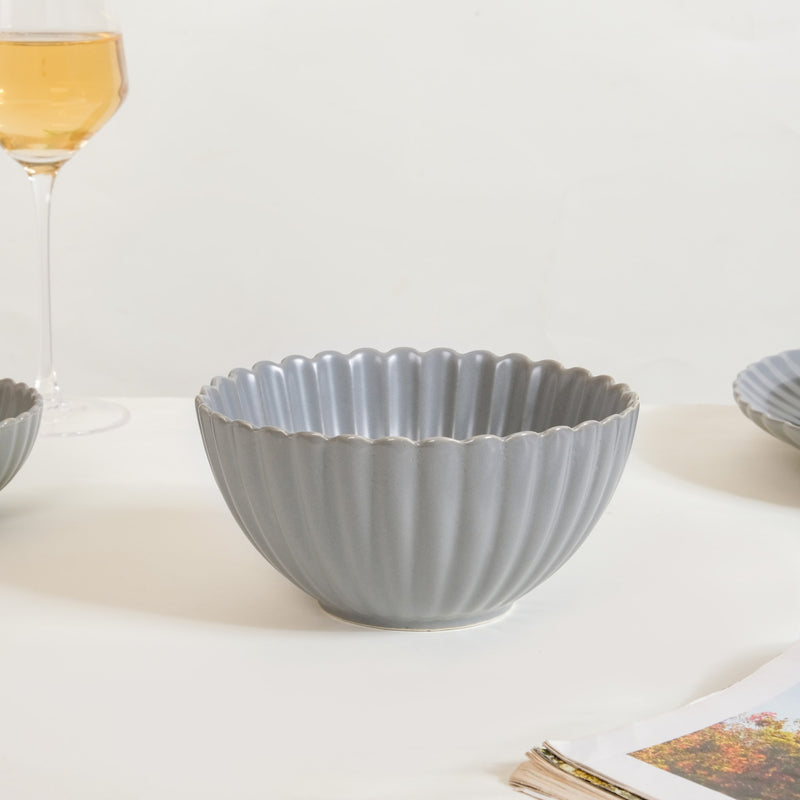 Scalloped 22 Piece Dinner Set For 6