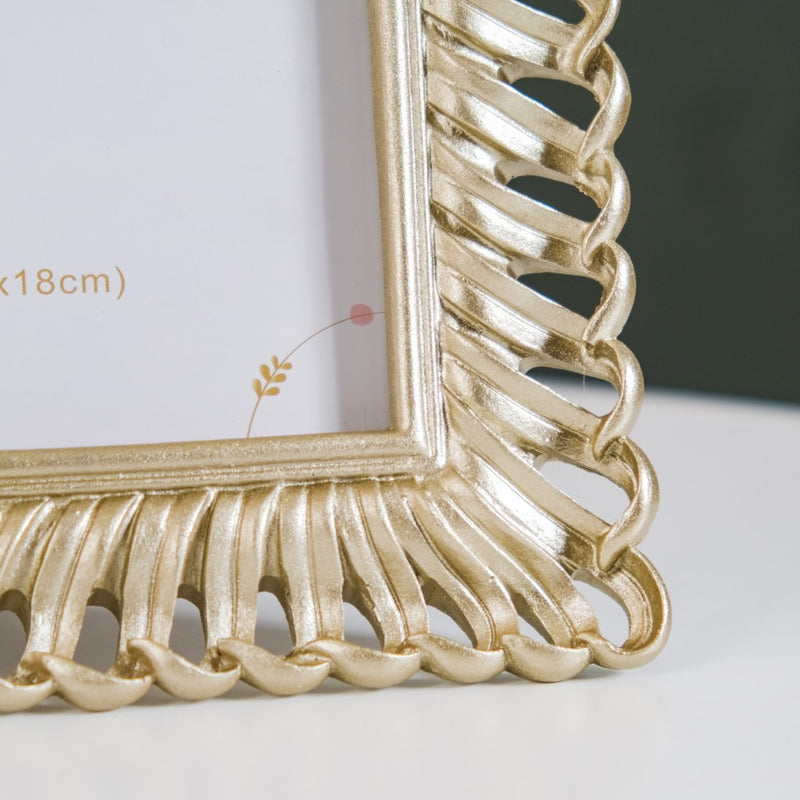 Classic Gold Photo Frame 9.5"x7.5"- Spiral Edge Photo Frame, Resin Photo Frame, Decorative Spiral Frame, Modern Resin Frame, Elegant Spiral Frame