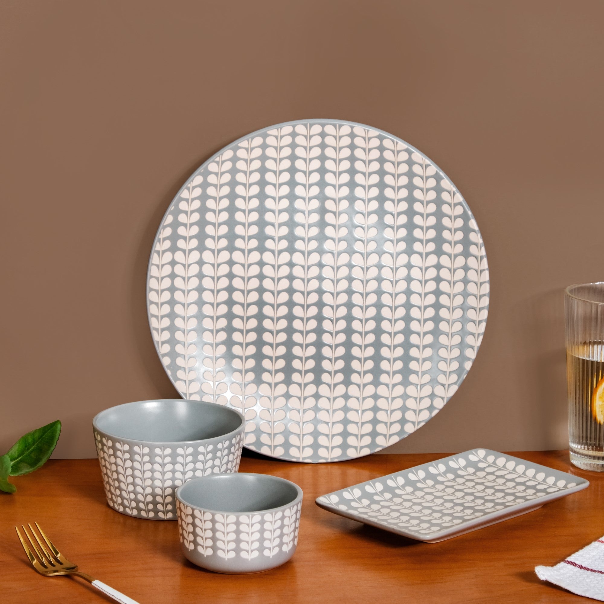 Robinia 24 Piece Ceramic Dinner Set For Online Premium Dinner