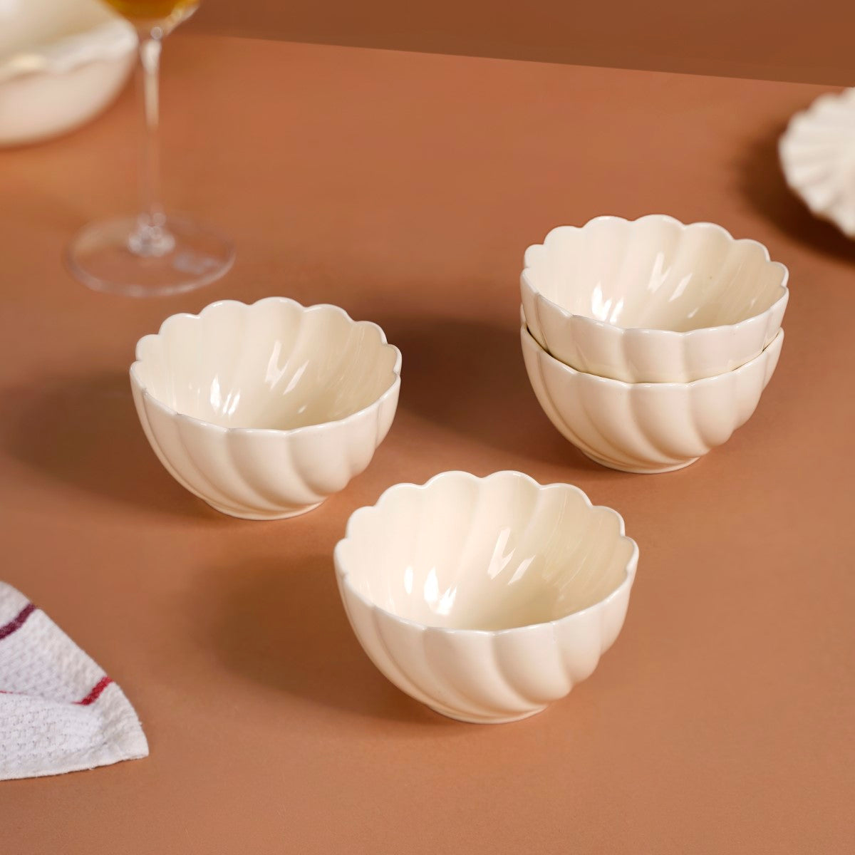 Set of Scallop Vanilla White Ceramic Bowls 300ml Online