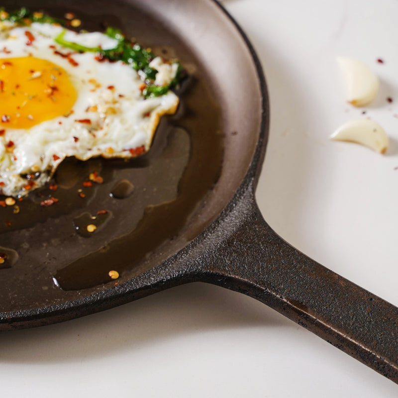 Empress Cast Iron Ultra Smooth Shallow Pan 9.5 Inch - Cast Iron Cookware