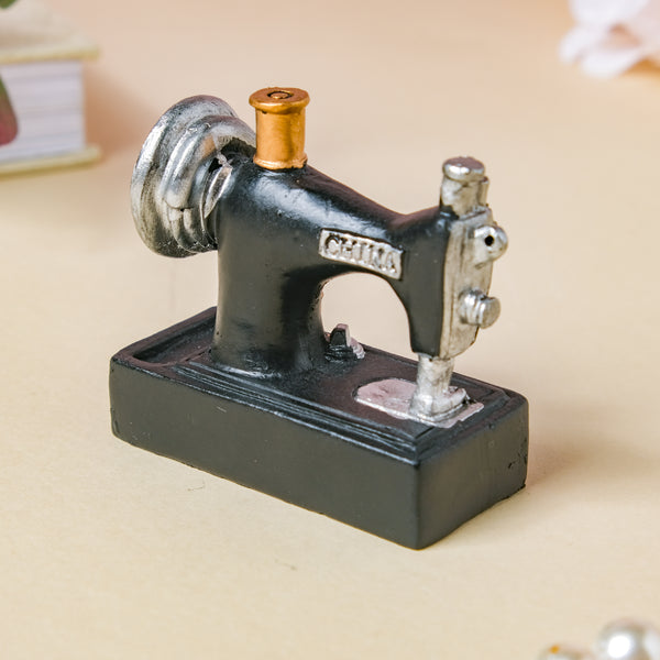 Sewing Machine Showpiece