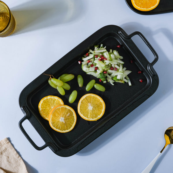 Black Baking Tray With Handle