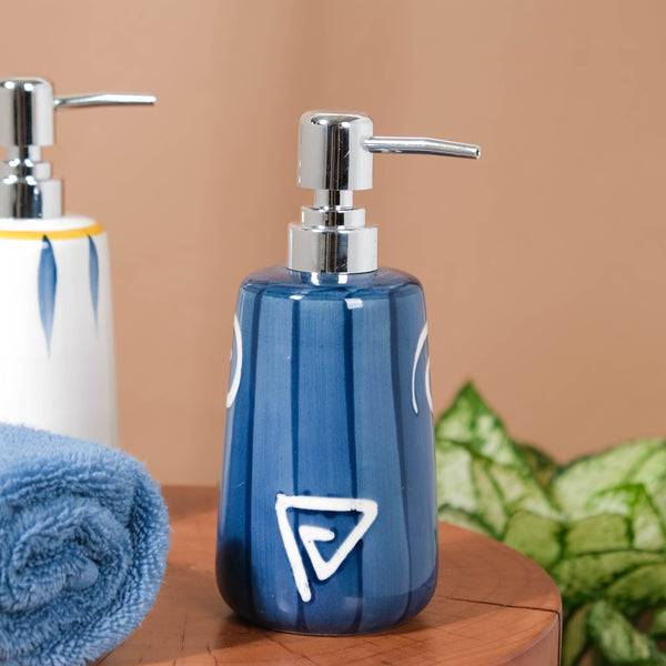 Nitori White Swirl Blue Dispenser With Nozzle 450ml