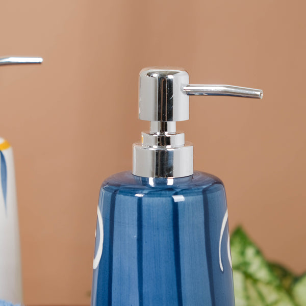 Nitori White Swirl Blue Dispenser With Nozzle 450ml