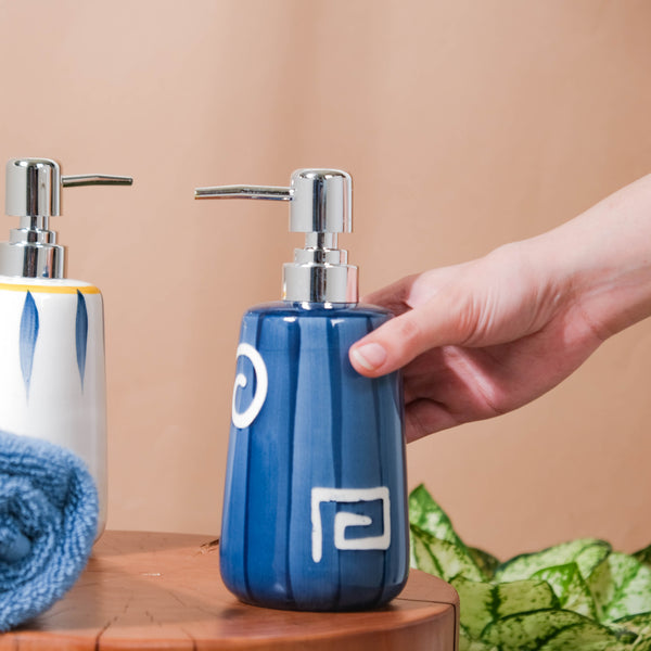 Nitori White Swirl Blue Dispenser With Nozzle 450ml