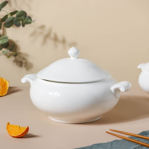 Serena Pearly White Serving Bowl With Lid Large 2.3 L