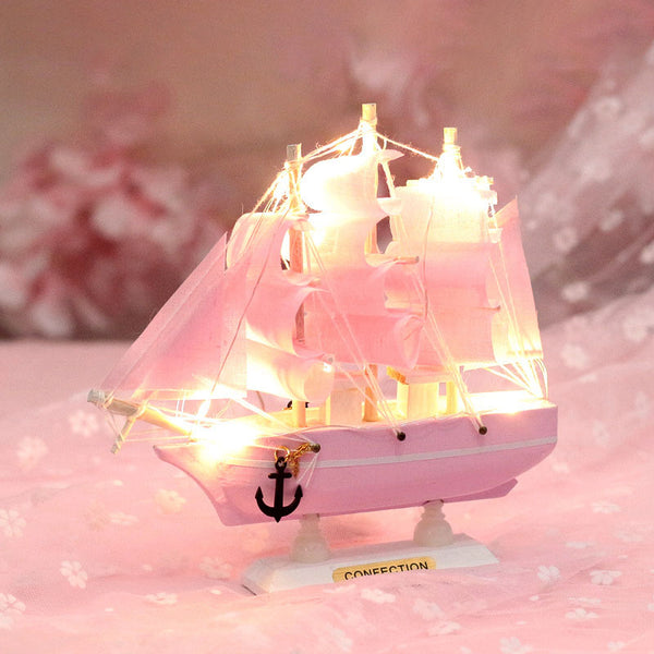 Boat Showpiece