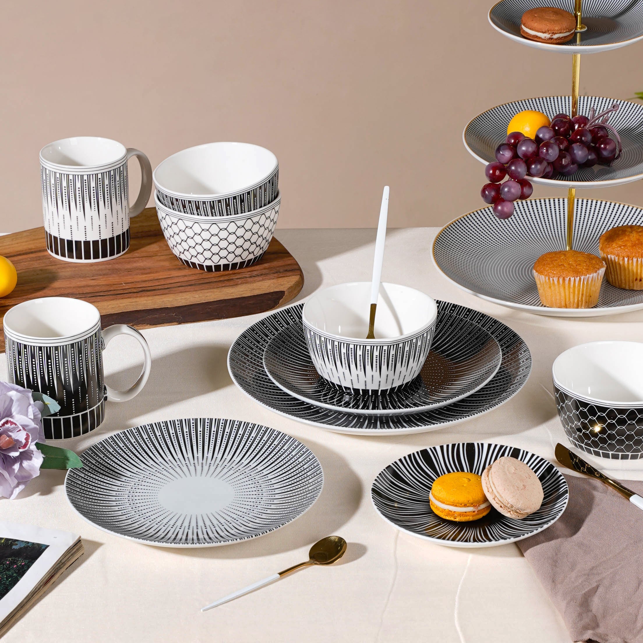 Black and White Home Accessories & Decor Items Online Nestasia