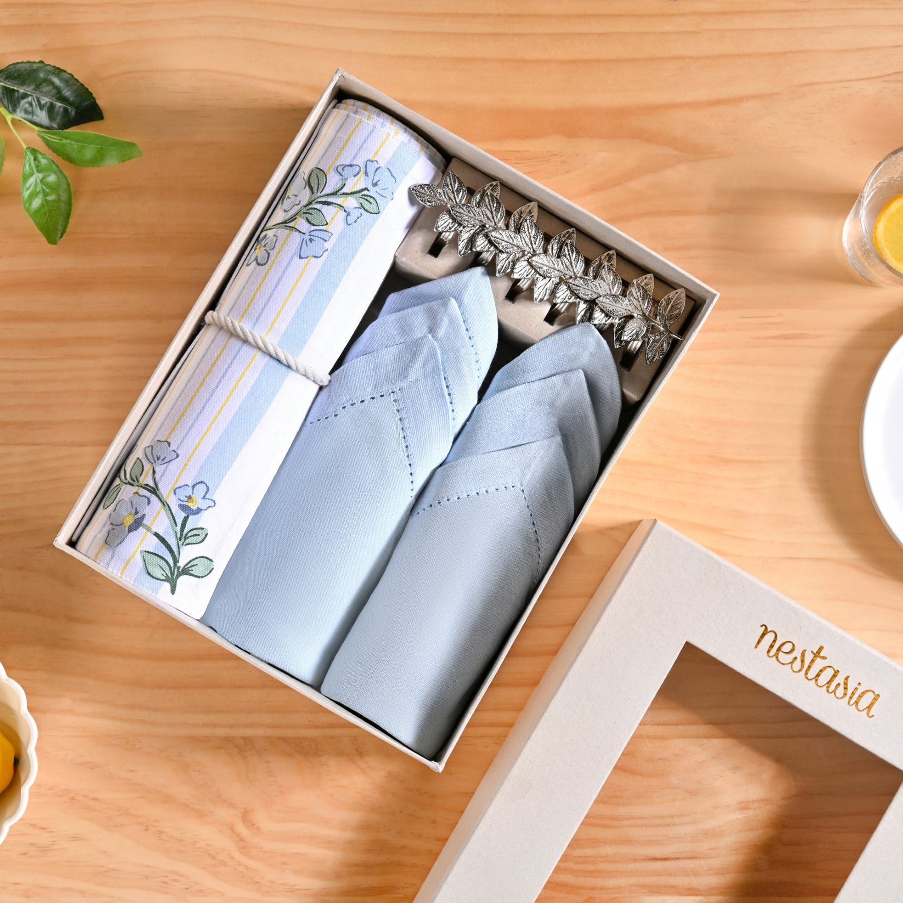 Azzurro Table Linen Hamper With Set Of 6 Rings Napkins And Mats