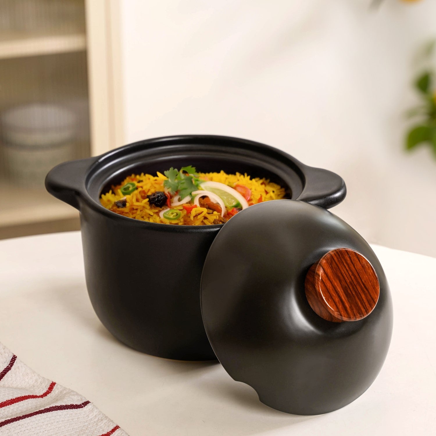 Maison Black Ceramic Cooking Pot With Lid 3700ml Online - Premium