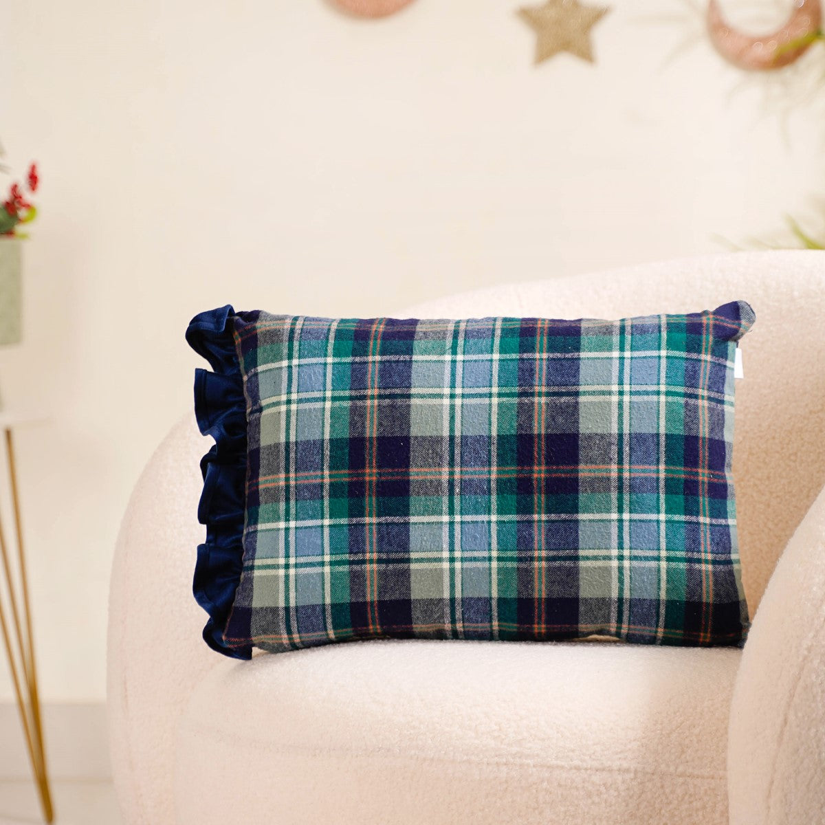 https://nestasia.in/cdn/shop/files/BluePlaidCushioncover_6.jpg?v=1700141137