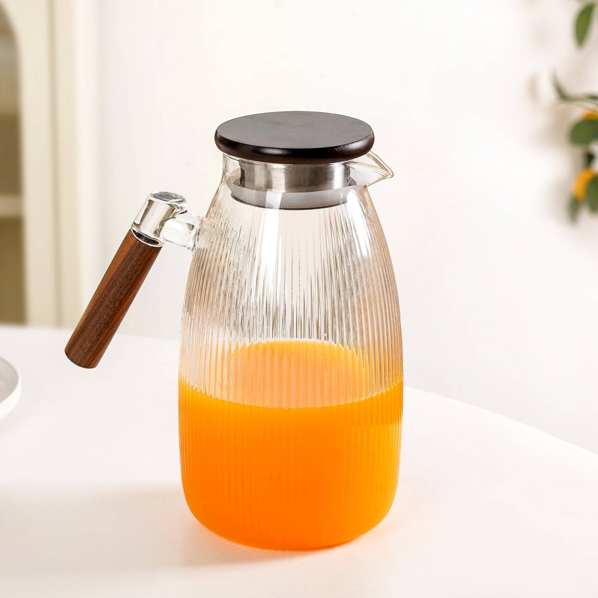 Heat Safe Borosilicate Glass Jug With Wooden Grip 2200ml