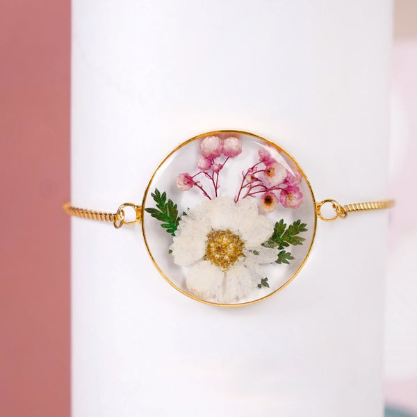 Whispers Of Daisy Gold Chain Bracelet