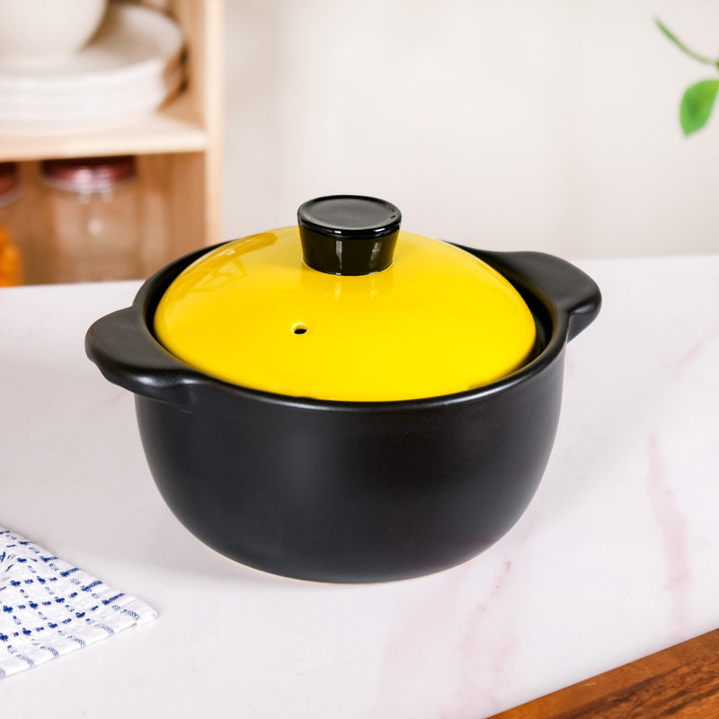 Classic Yellow Lid Black Ceramic Stewing Casserole 2300ml
