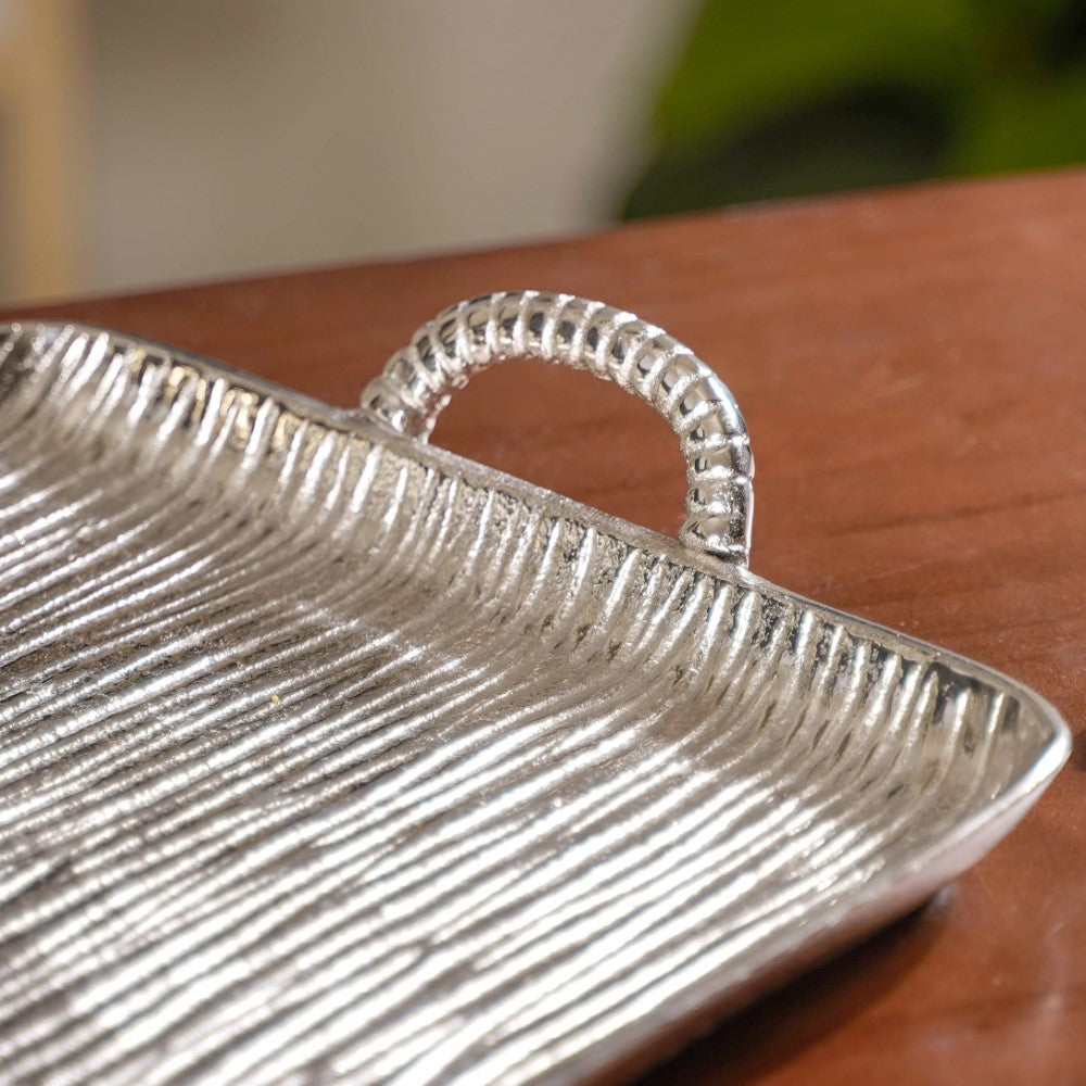 Silver serving outlet tray with handles