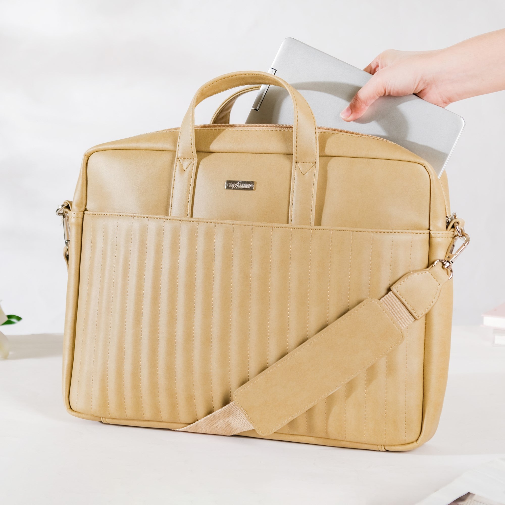 Esbeda leather laptop outlet bag