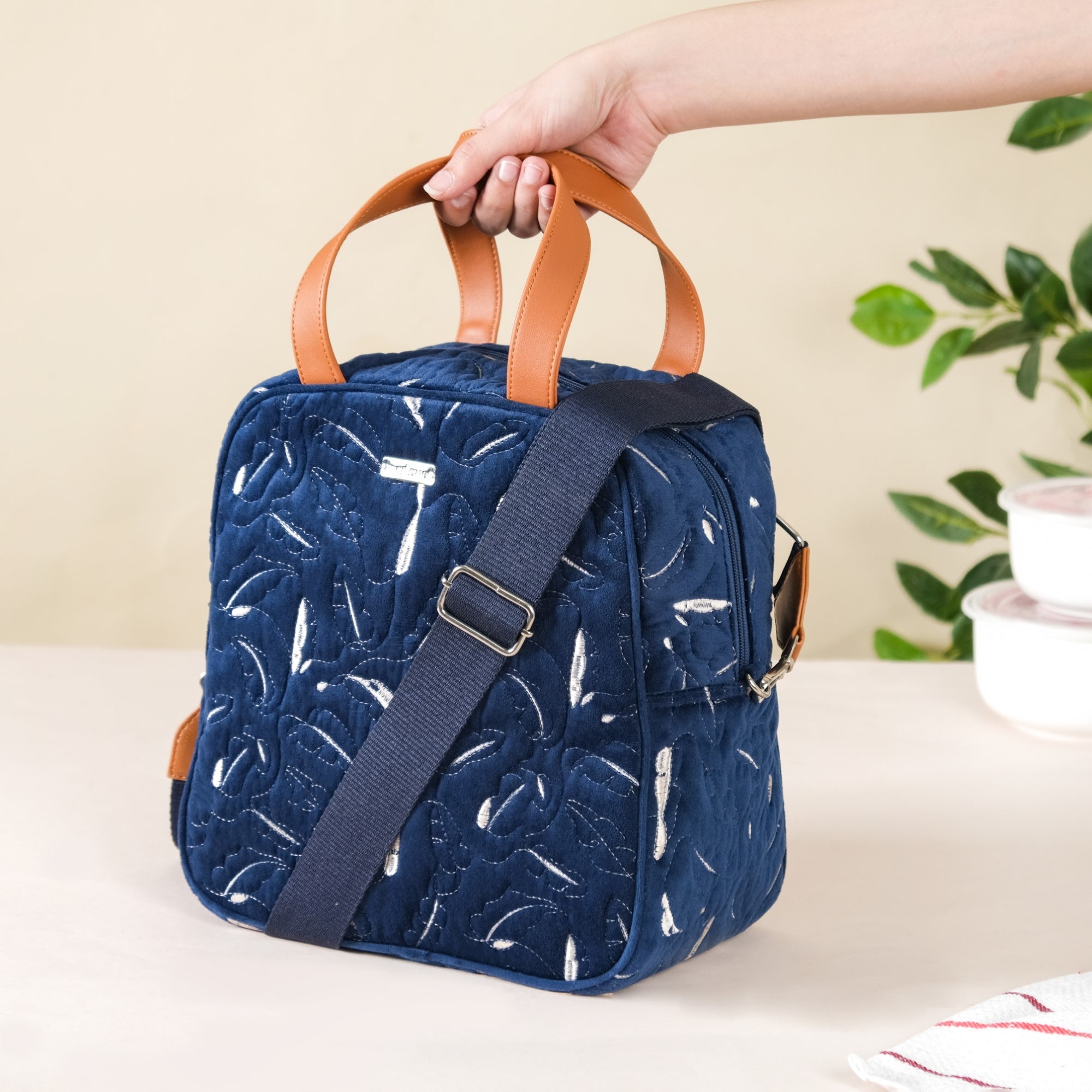 Flipkart.com | MANDAL COLLECTIONS Jute Tiffin Bags with zip / Lunch Bag | Tiffin  Bag | Jute Bag Waterproof Sling Bag - Sling Bag