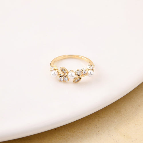 Dewdrop On Leaf Pearl Accent Ring Gold