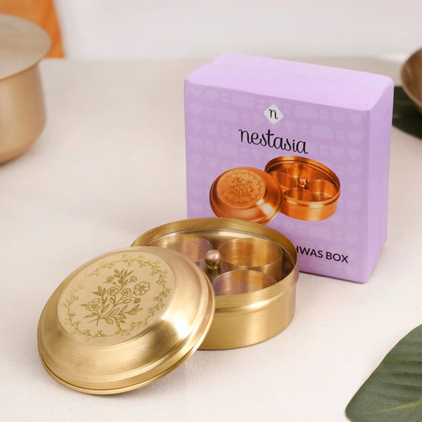 Daisy Brass Mukhwas Storage Box – Vintage Style with Secure Lid