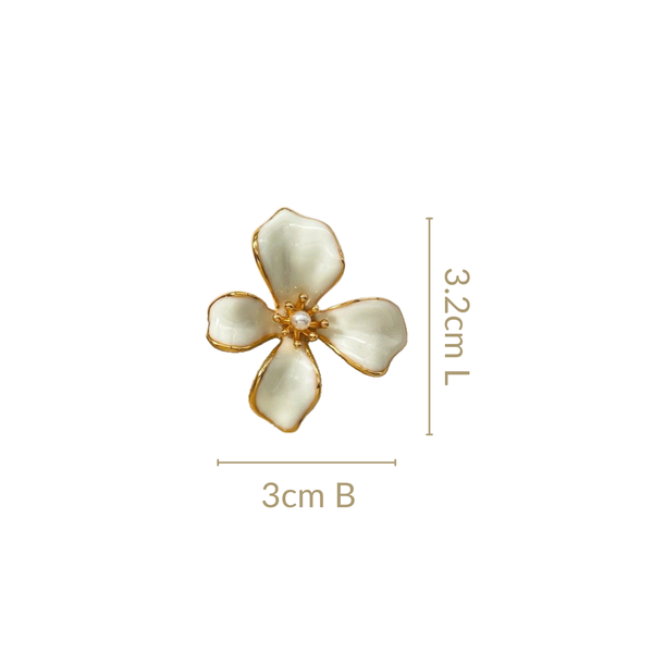 Flora Twist Stud Earrings White