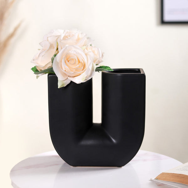 Modern U-Shaped Flower Vase Black