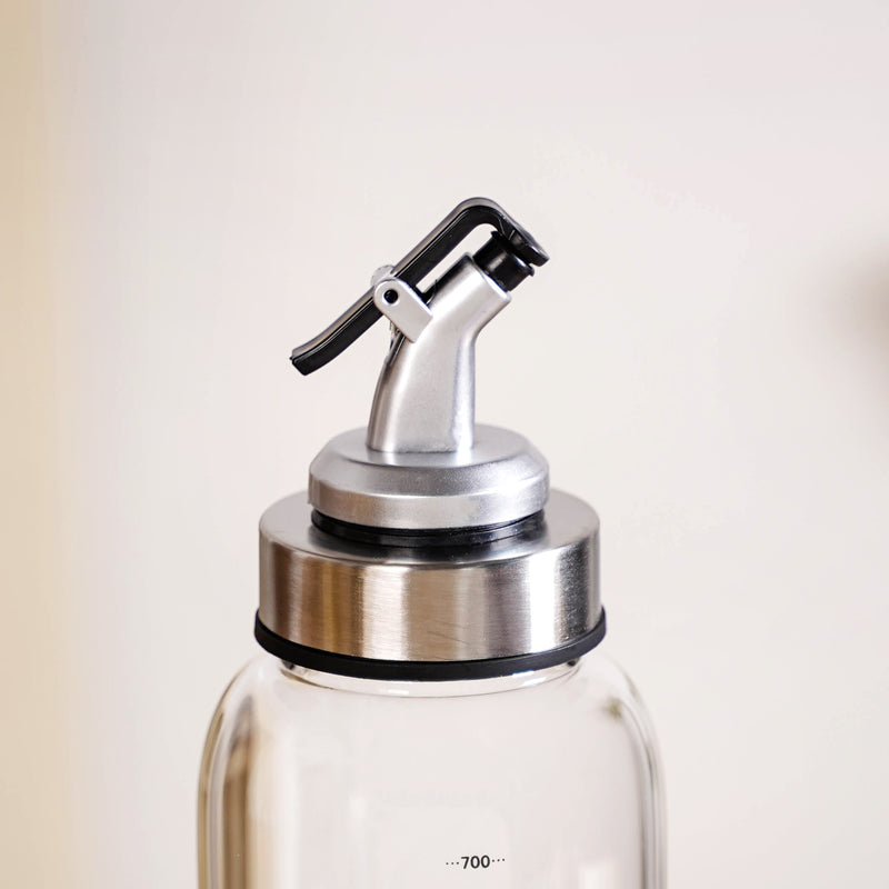 Glass Oil Dispenser Bottle With Nozzle And Measurement Marking 750ml
