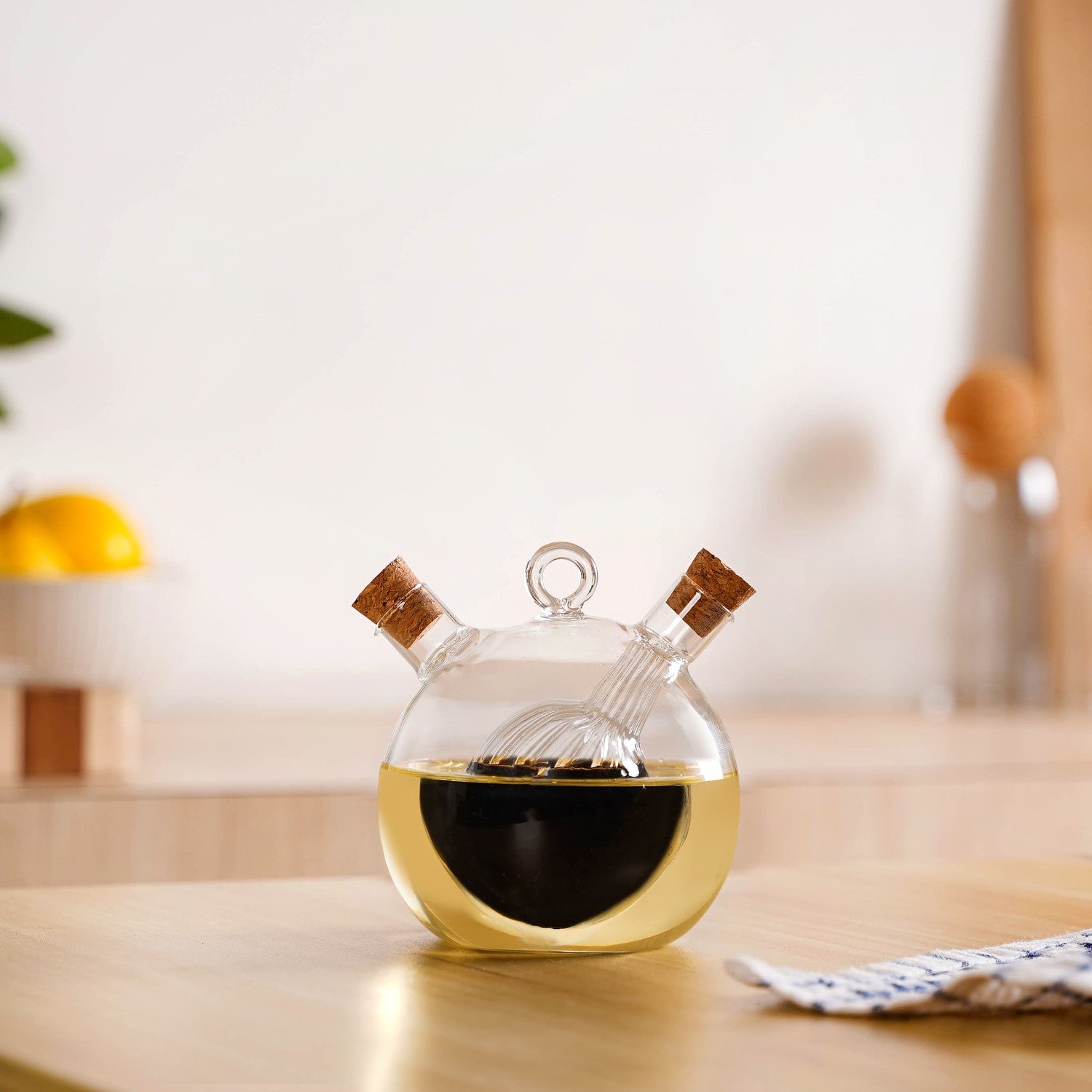 Round Reeded 2 in 1 Glass Oil Vinegar Dispenser Bottle