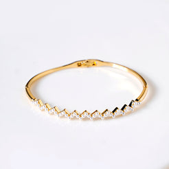 Gold Zigzag Pearl Bracelet