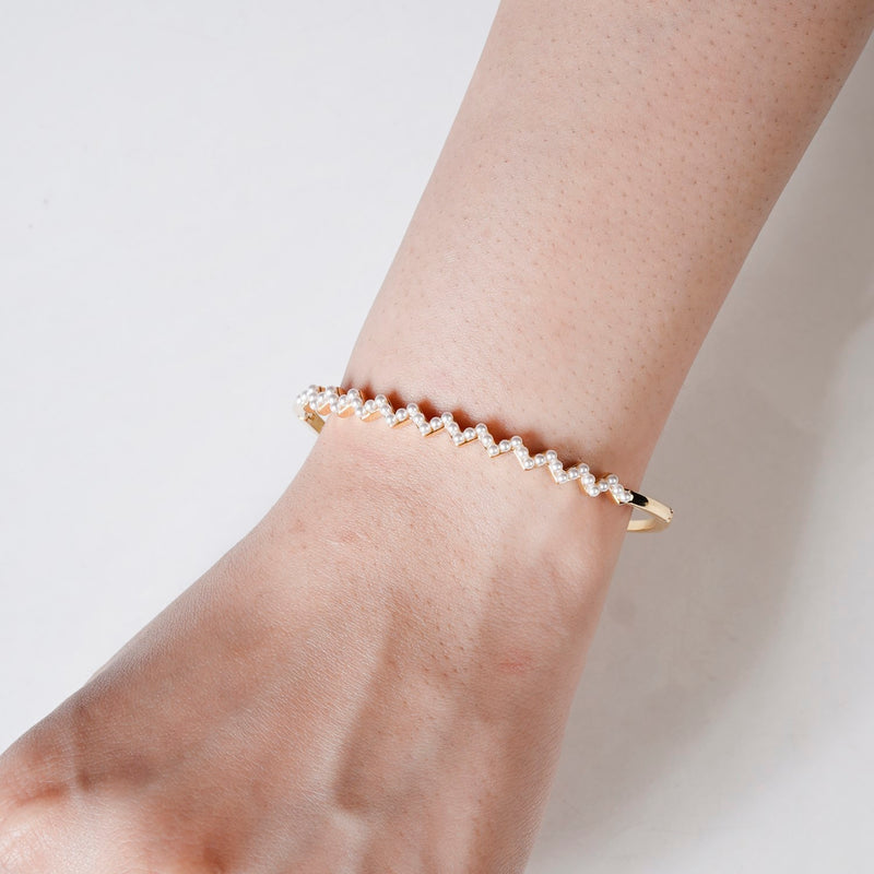 Gold Zigzag Pearl Bracelet