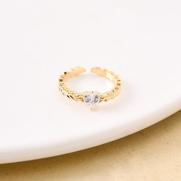 Heart Solitaire Leafline Gold Ring