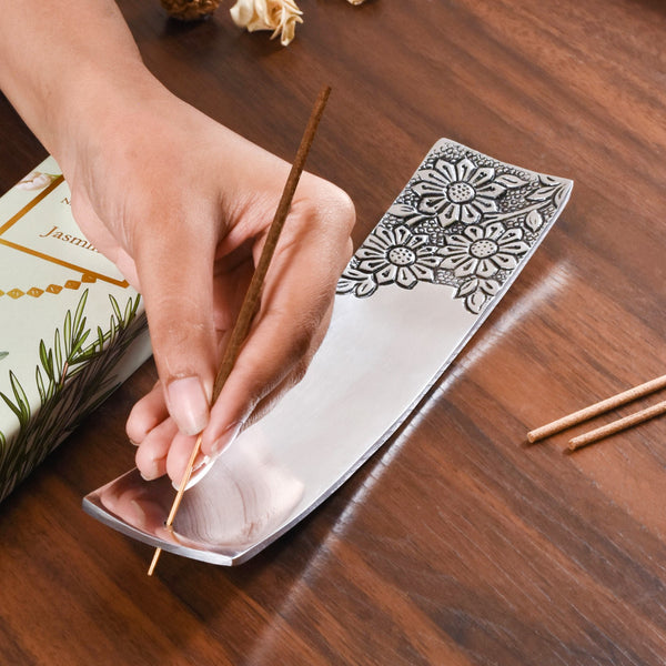 Floral Metal Incense Holder With Jasmine Incense Sticks Gift box