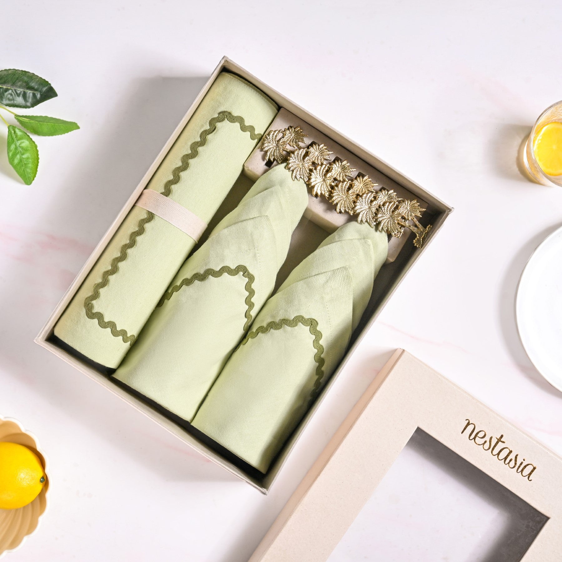 Isabelle Table Linen Gift Hamper Box With Set Of 6 Mats Napkins And Rings