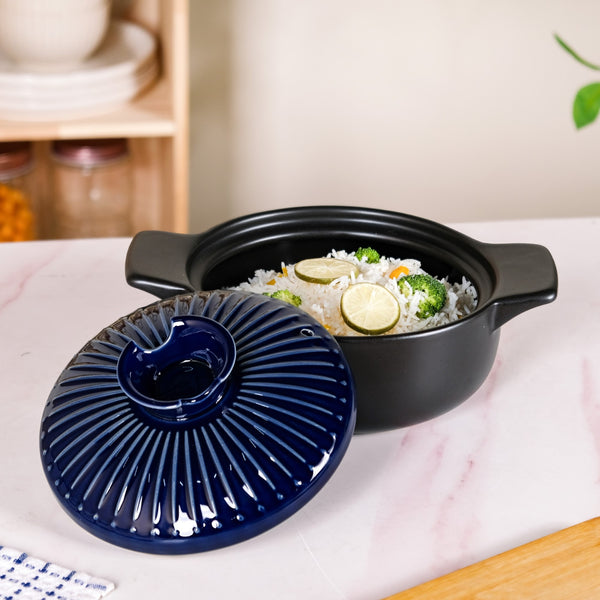 Lumea Japanese Style Earthenware Clay Cooking Pot 1600ml