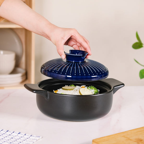 Lumea Japanese Style Earthenware Clay Cooking Pot 1600ml