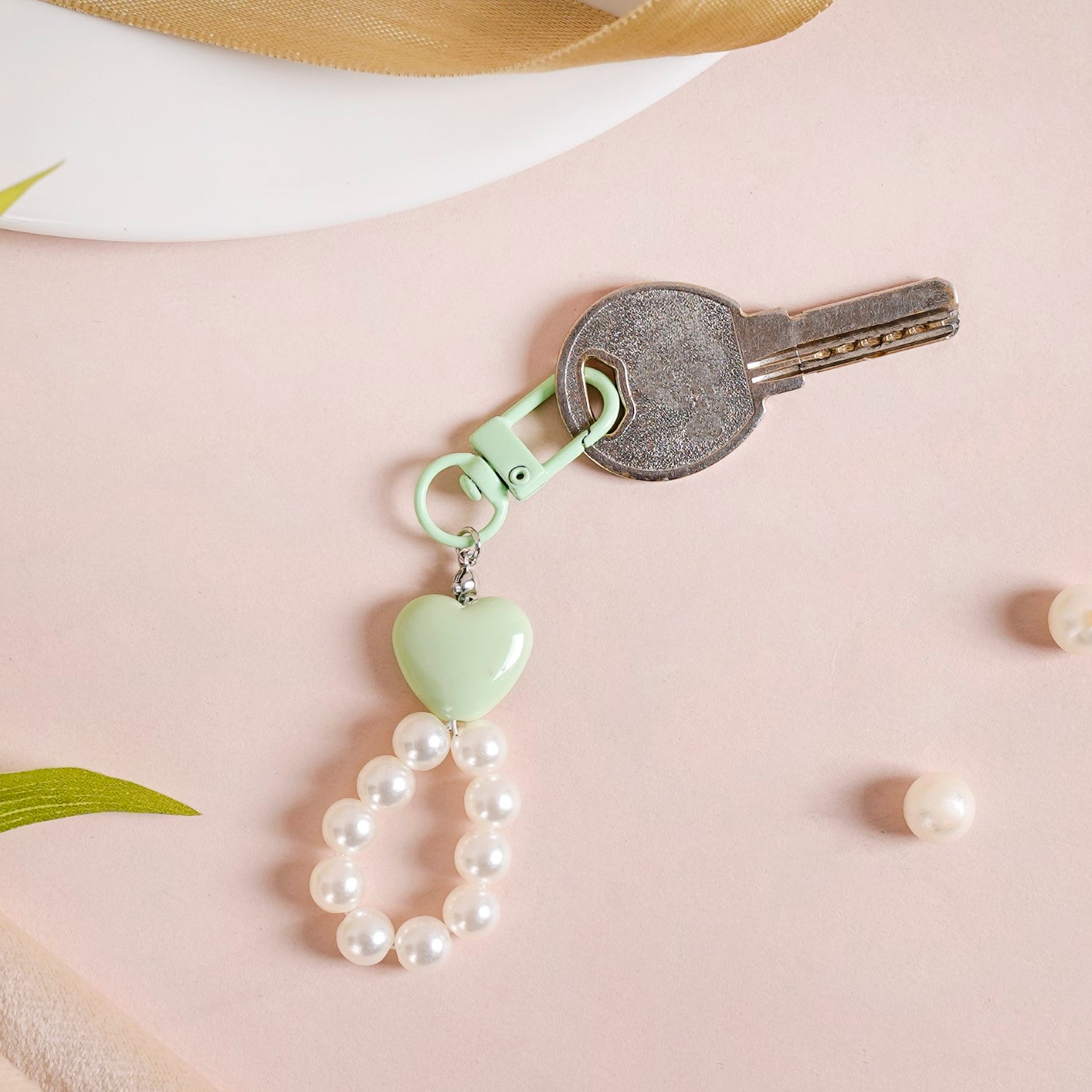 Green Sweetheart And Pearl Keychain Online - Premium Keychain