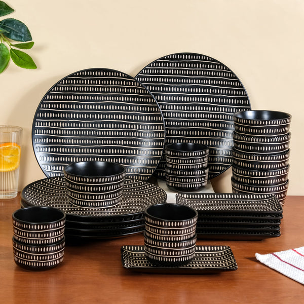 Kuro 24 Piece Ceramic Dinner Set For 6