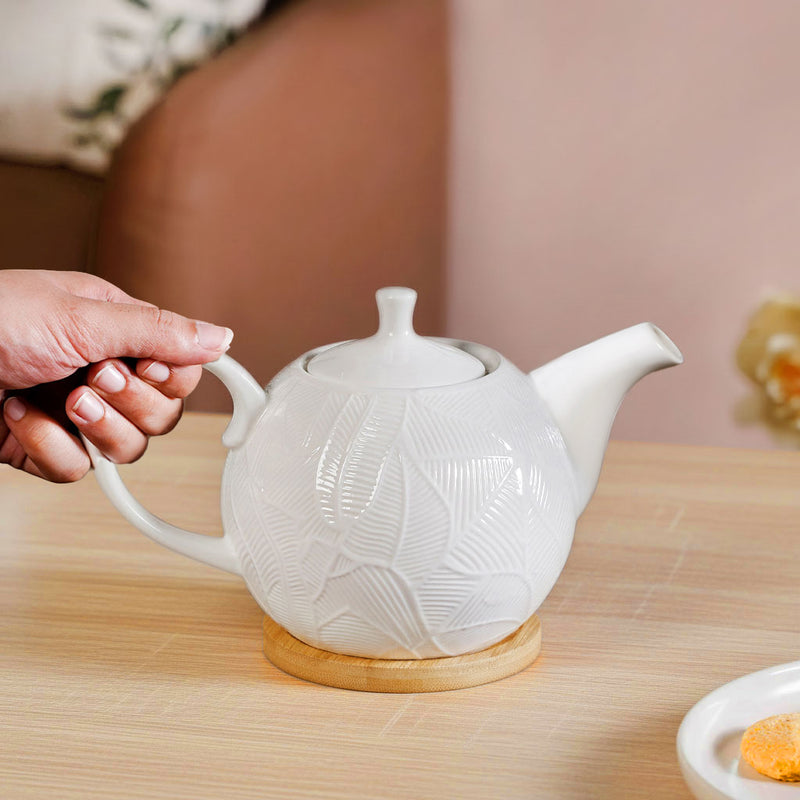Leaf Embossed Ceramic Tea Pot With Stand 900ml